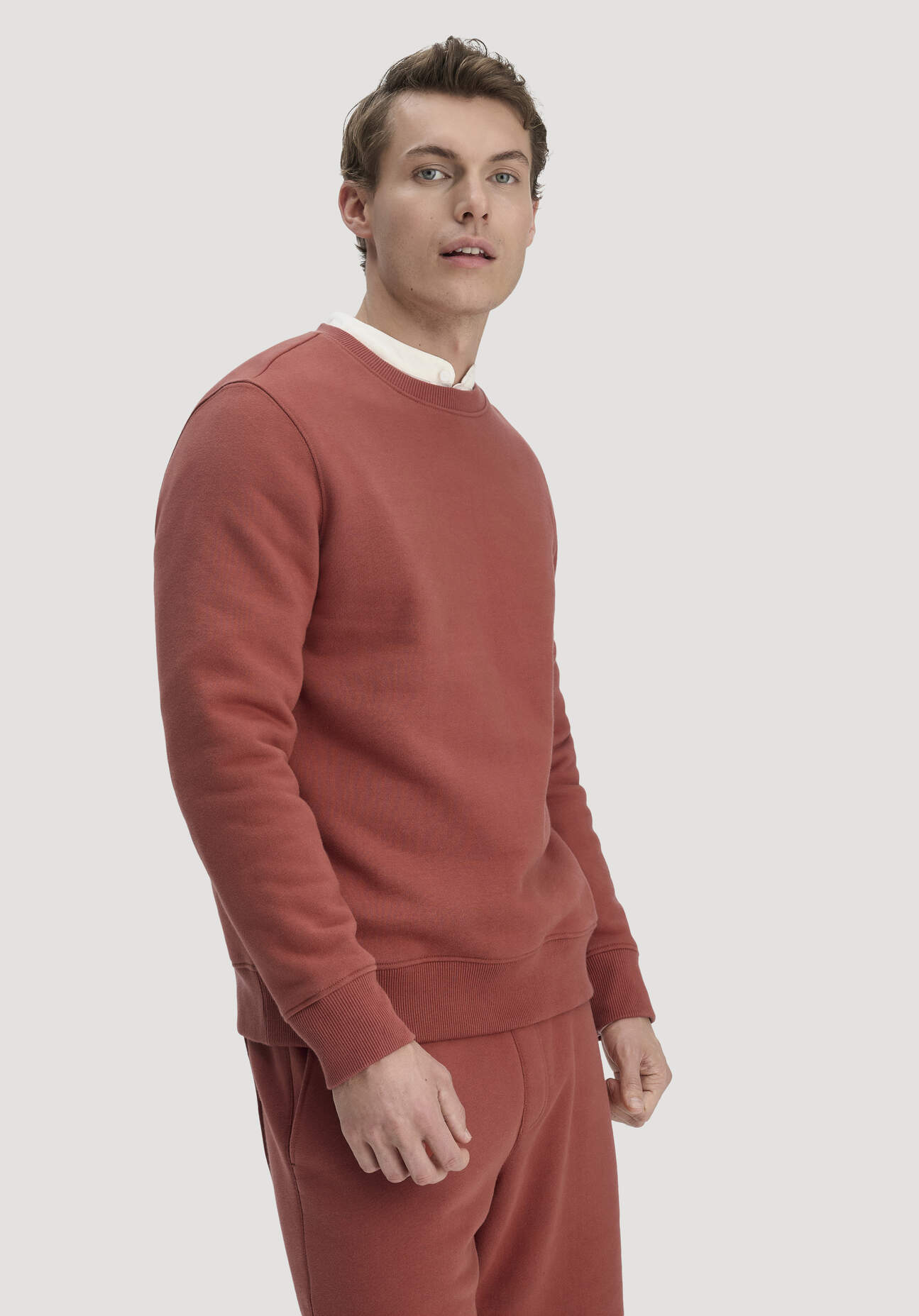 Thumbnail - hessnatur Herren Sweatshirt Regular BETTERRECYCLING aus Bio-Baumwolle - braun - Größe L