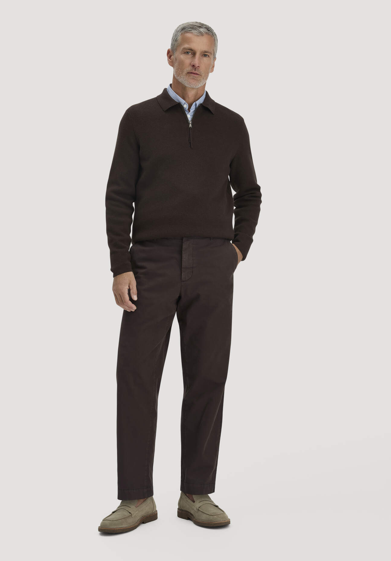 hessnatur Herren Chino RONNEL Relaxed aus Bio-Baumwolle - braun Größe 32/32