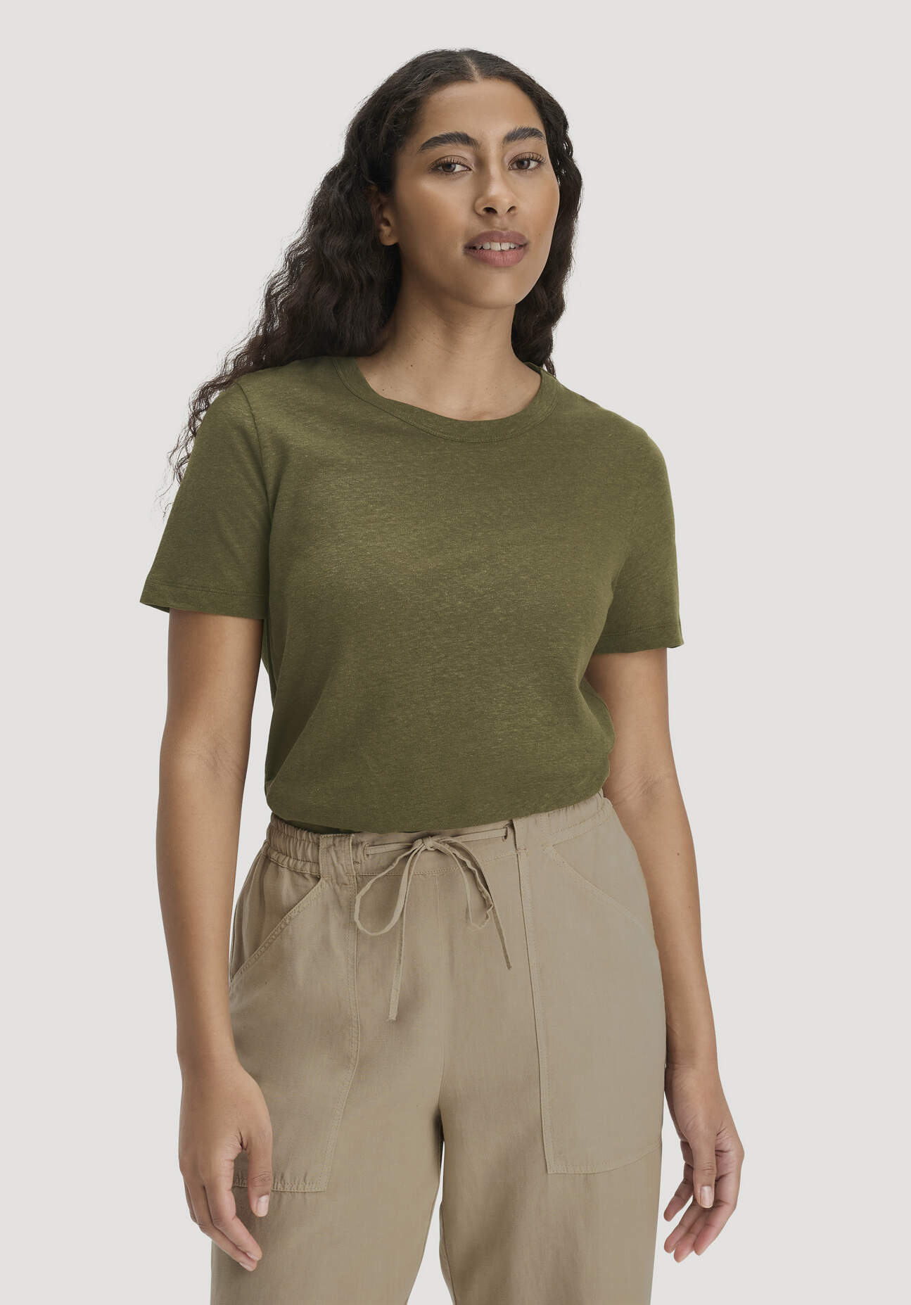 hessnatur Damen T-Shirt Relaxed aus Leinen und Bio-Baumwolle - grün Grösse34