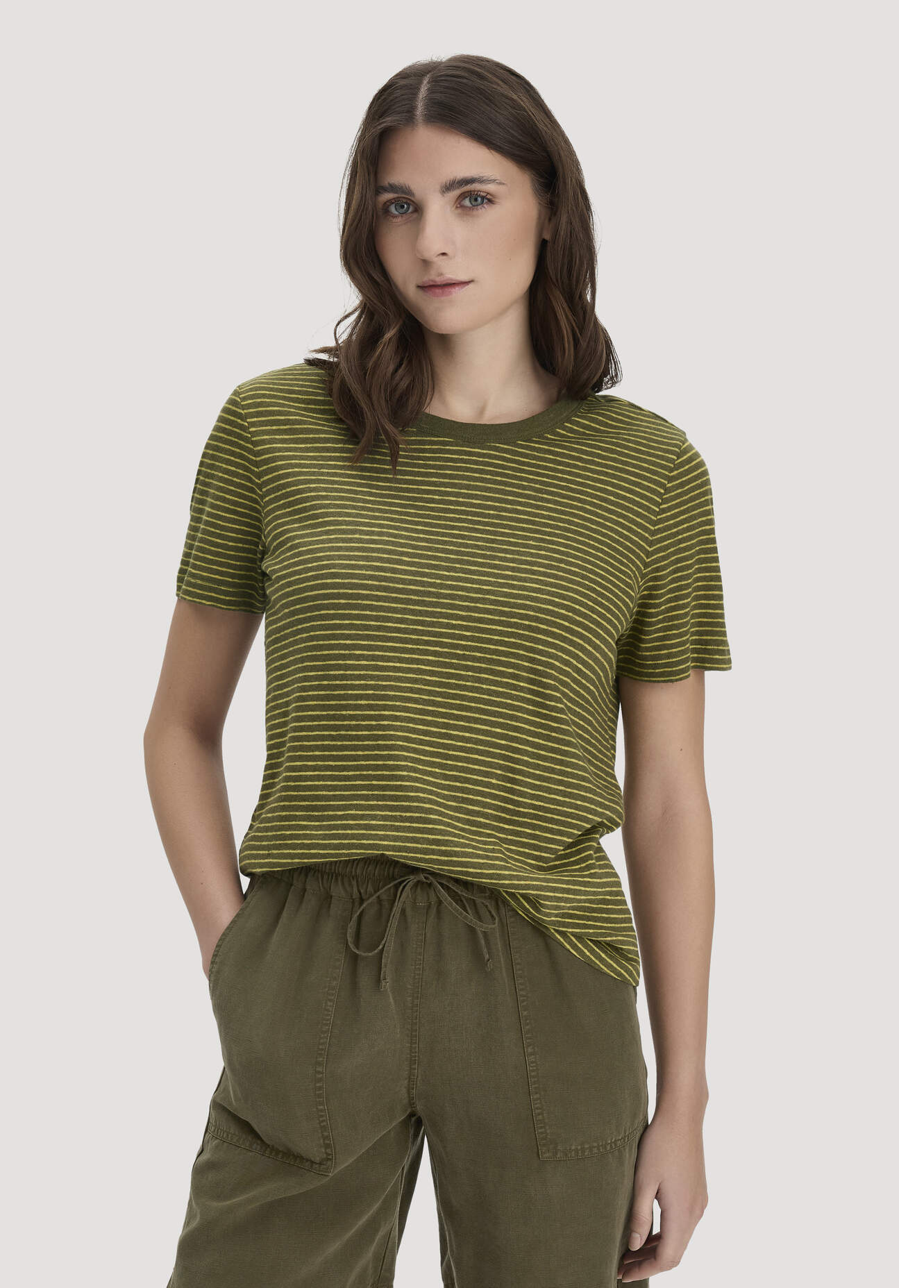 hessnatur Damen Streifen T-Shirt Relaxed aus Leinen mit reiner Bio-Baumwolle - grün Grösse34