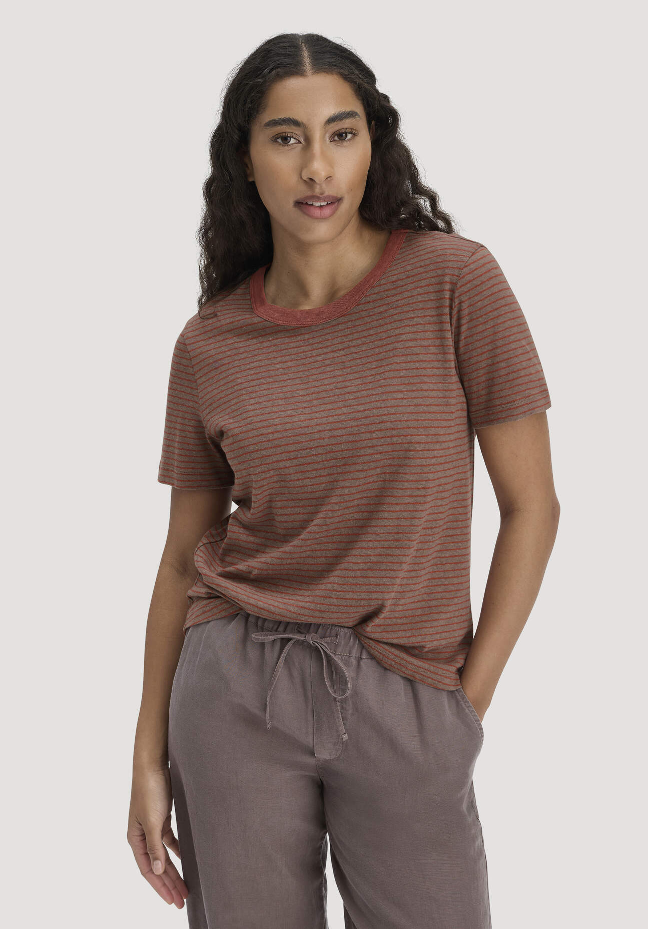 hessnatur Damen Streifen T-Shirt Relaxed aus Leinen mit Bio-Baumwolle - braun Grösse36