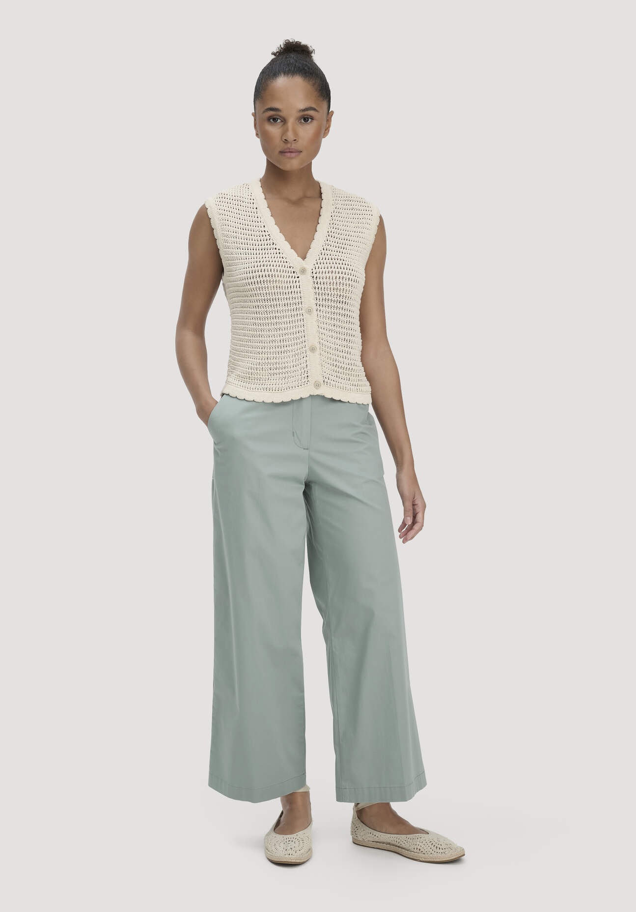 hessnatur Damen Hose Culotte Regular aus Bio-Baumwolle - grün Größe 48