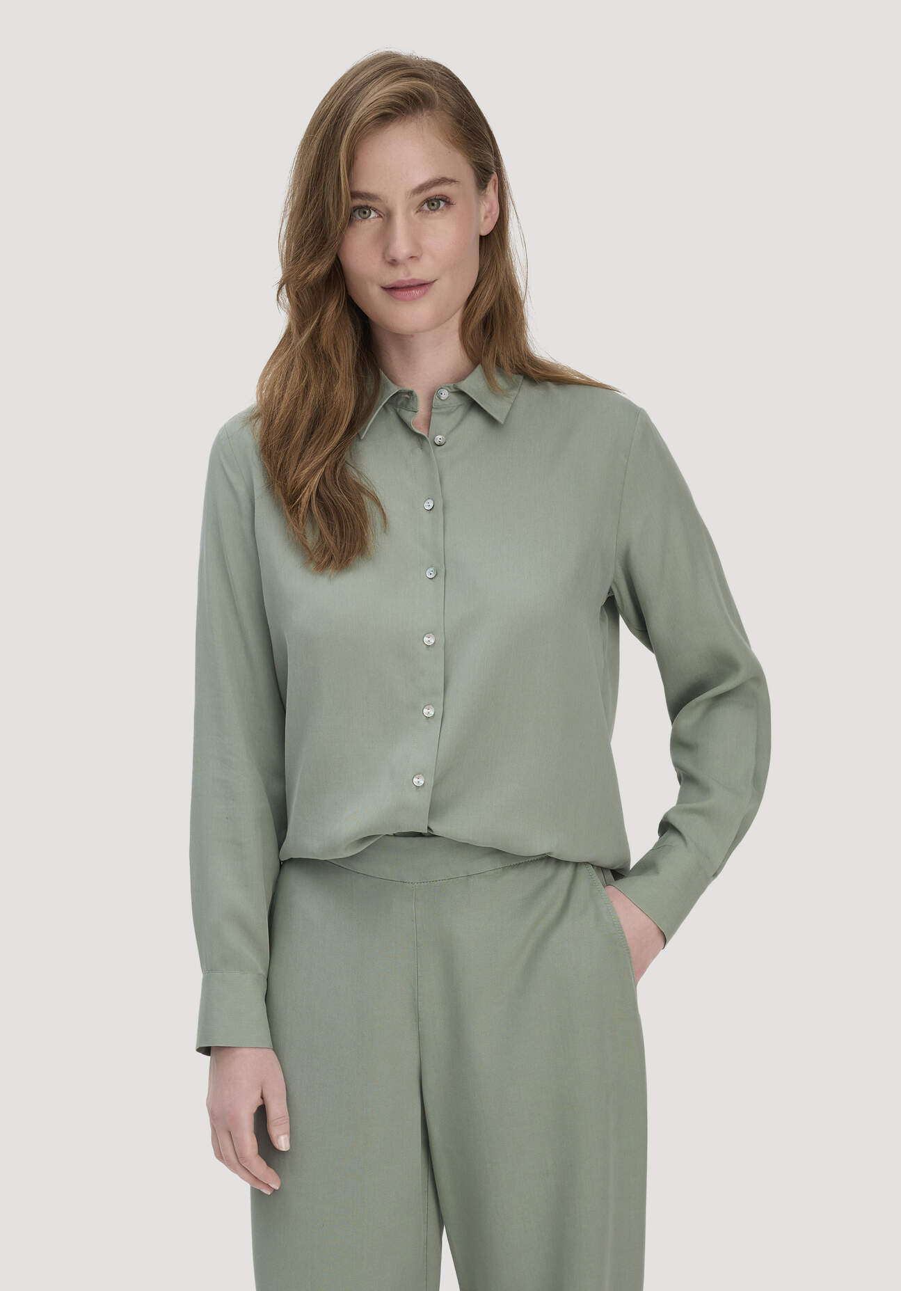 Thumbnail - hessnatur Damen Bluse Relaxed aus TENCEL™ Lyocell - grün - Größe 48