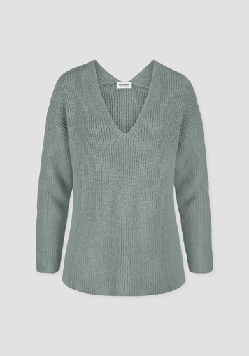 Relaxed knitted sweater made from pure alpaca Relaxed knitted sweater made from pure alpaca