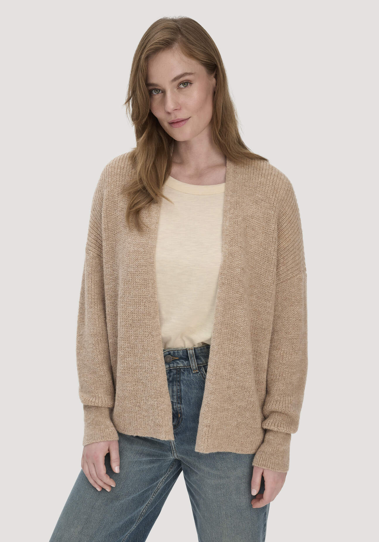hessnatur Damen Strick Jacke Oversize aus Alpaka - beige Größe S