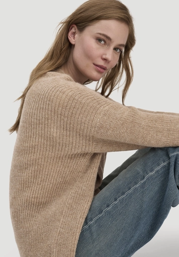 Oversized knitted jacket made of pure alpaca - 3
