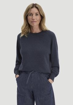 Relaxed knit sweater BETTER RECYCLING made from pure cashmere
