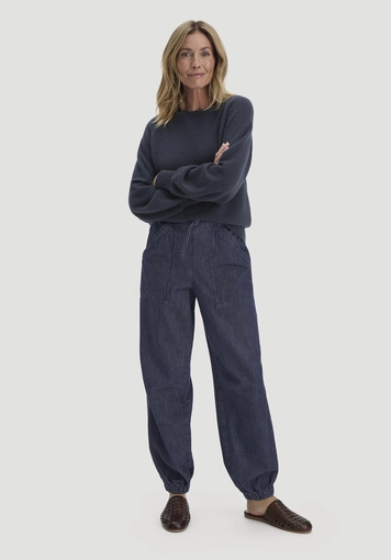 Relaxed knit sweater BETTER RECYCLING made from pure cashmere - 1