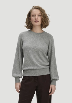 Relaxed knit sweater BETTER RECYCLING made from pure cashmere