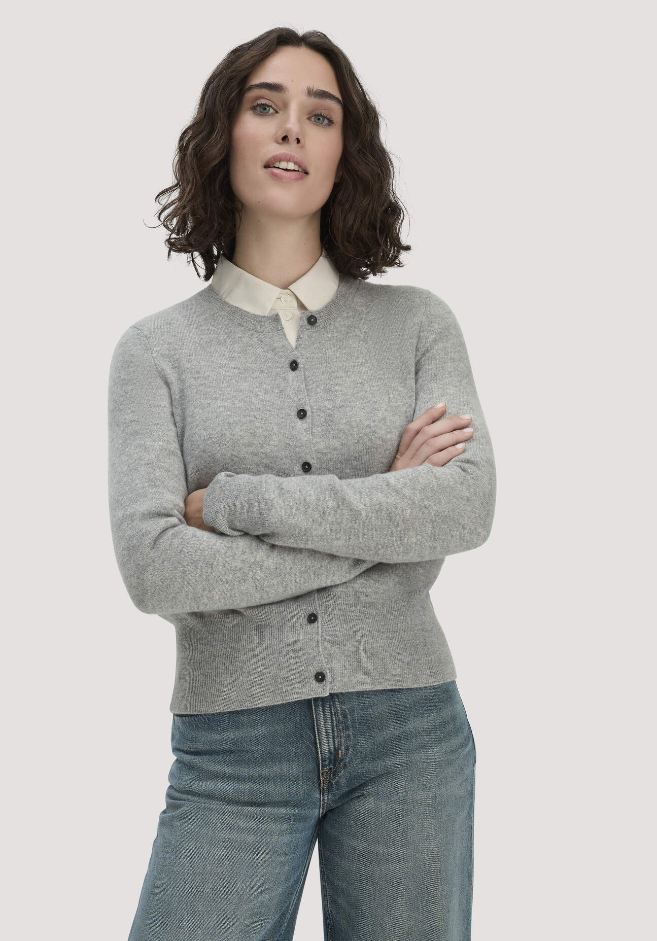 Thumbnail - hessnatur Damen Strick Jacke Regular BETTER RECYCLING aus Cashmere - grau - Größe XL