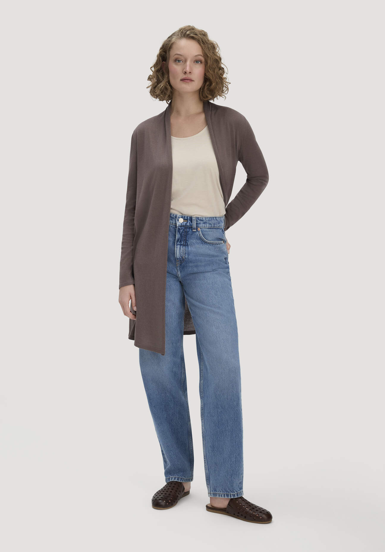 hessnatur Damen Strick Jacke Regular aus TENCEL™ Lyocell und Bio-Baumwolle - braun Größe L