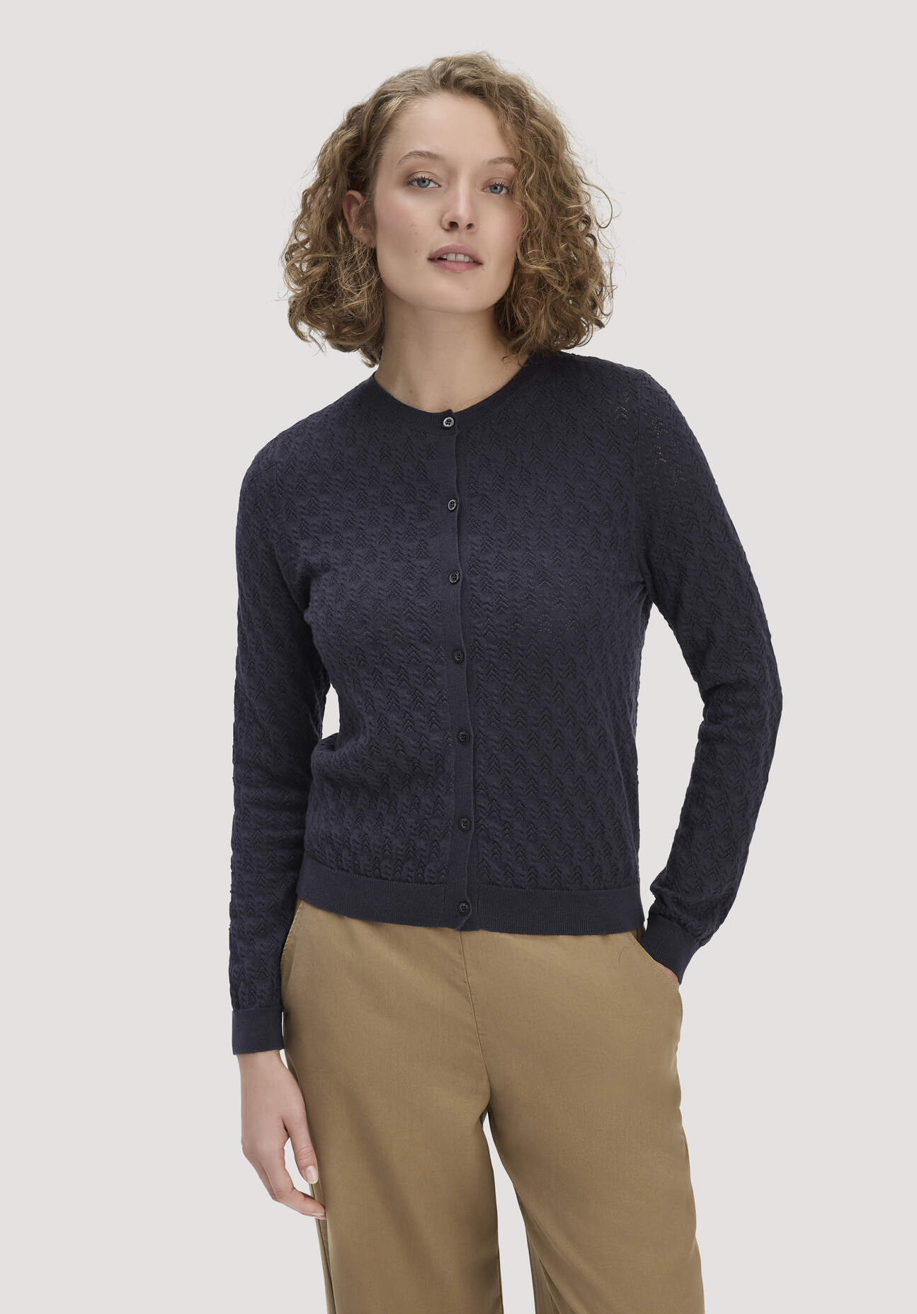 Thumbnail - hessnatur Damen Strick Jacke Regular aus Bio-Baumwolle mit Merinowolle - blau - Größe M