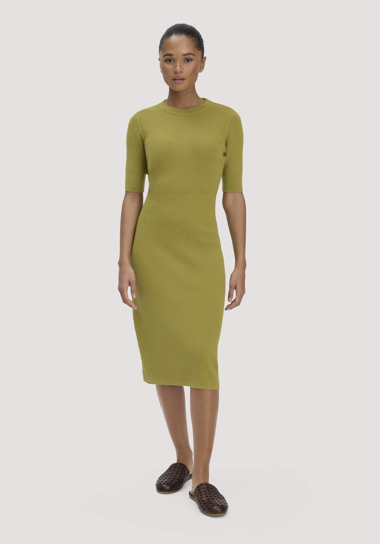 hessnatur Damen Strick Kleid Regular aus Bio-Baumwolle und Wolle - grün Größe XS