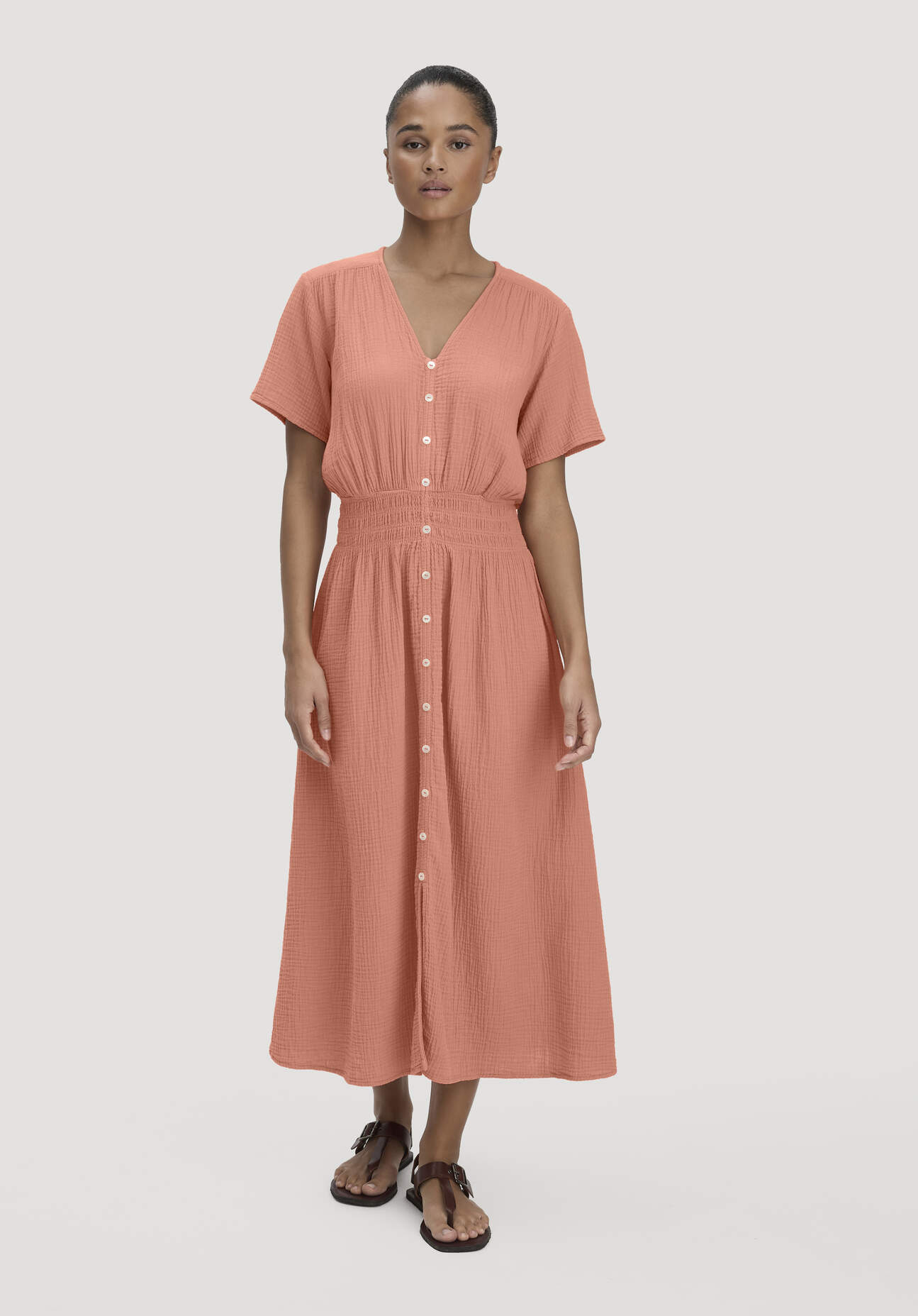 hessnatur Damen Gewebe Kleid mit Taillierung Midi aus Bio-Baumwolle - orange Größe 48