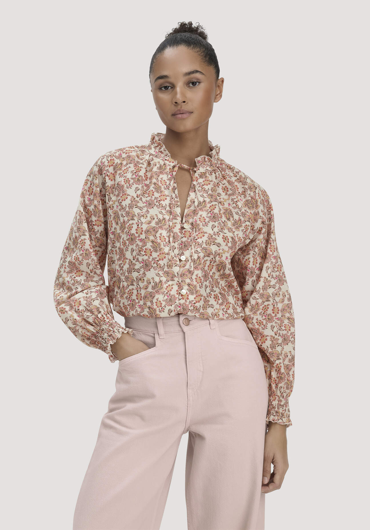 Thumbnail - hessnatur Damen Print Bluse Relaxed aus Bio-Baumwolle - beige - Größe 48