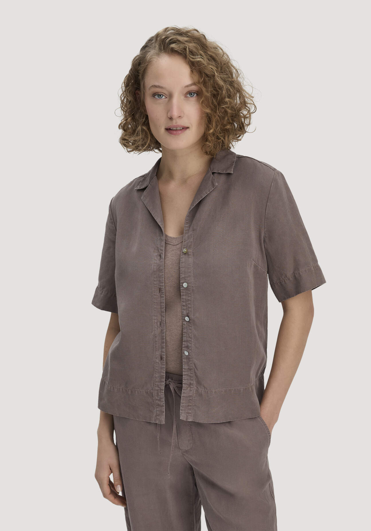 hessnatur Damen Bluse Relaxed aus TENCEL™ Lyocell mit Leinen - braun Größe 34