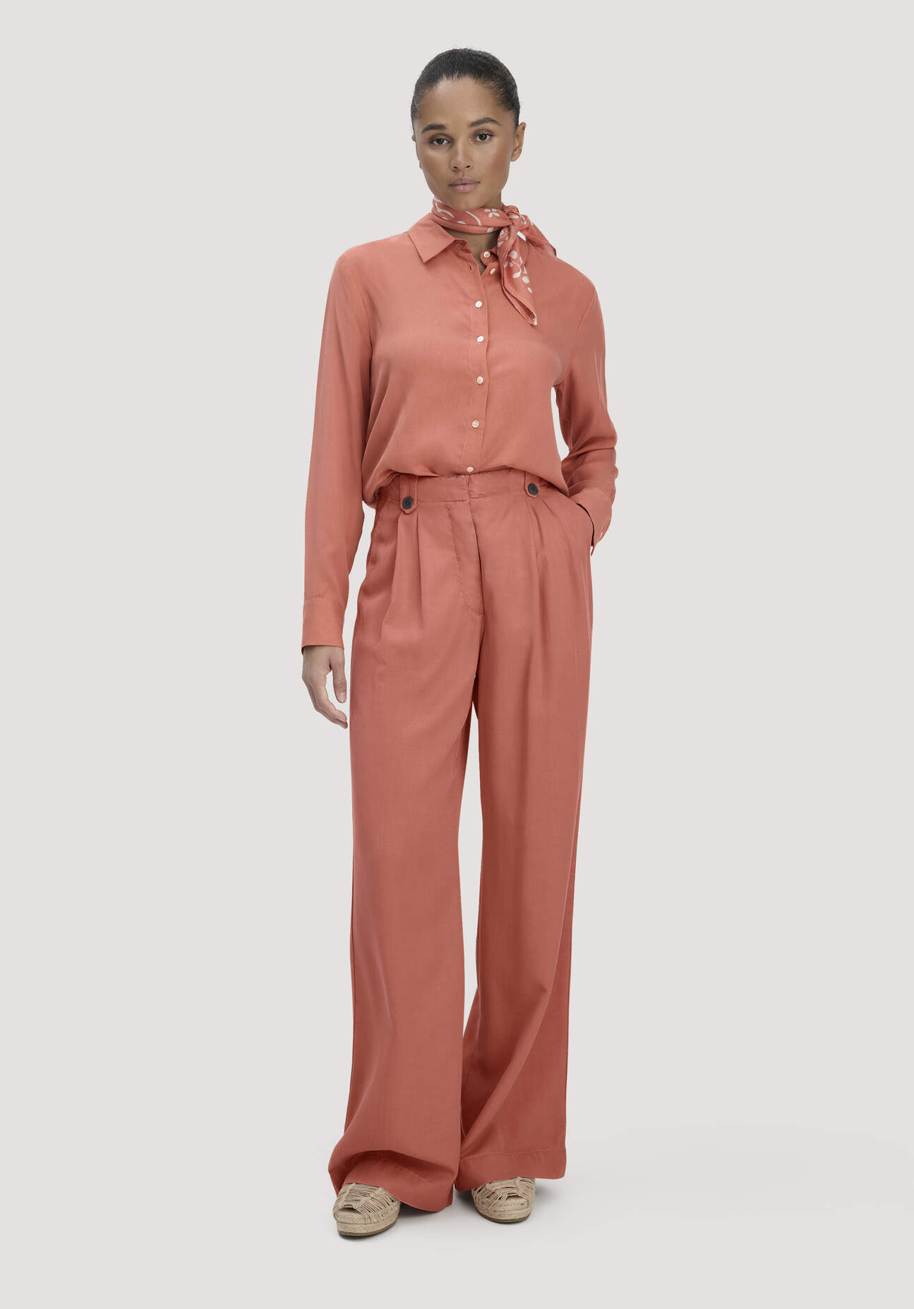 hessnatur Damen Bundfalten Hose Wide Leg aus TENCEL™ Lyocell - orange Größe 34