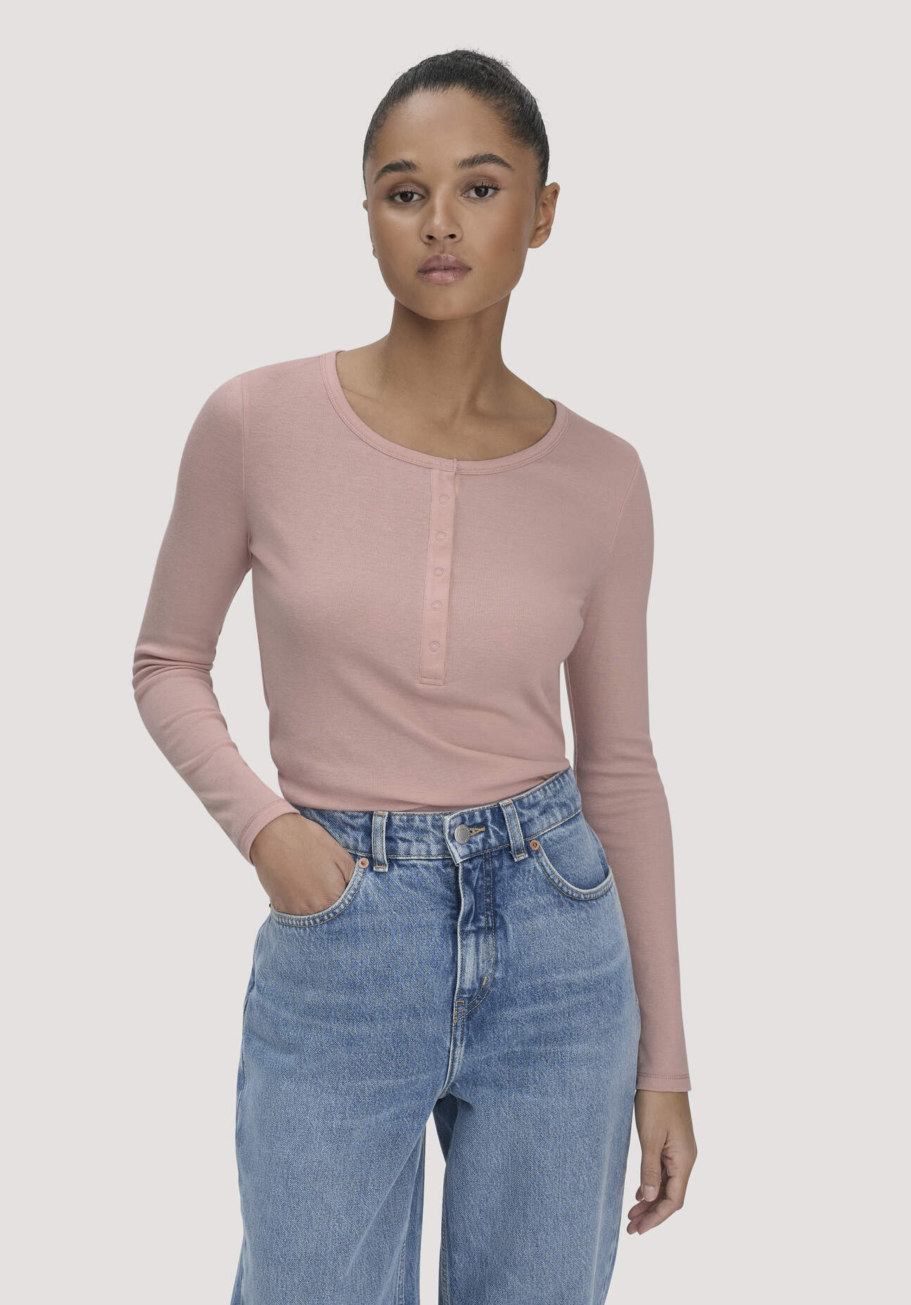 hessnatur Damen Softrib Longsleeve Henley Fitted aus Bio-Baumwolle und Tencel™ Modal - rosa Größe 34