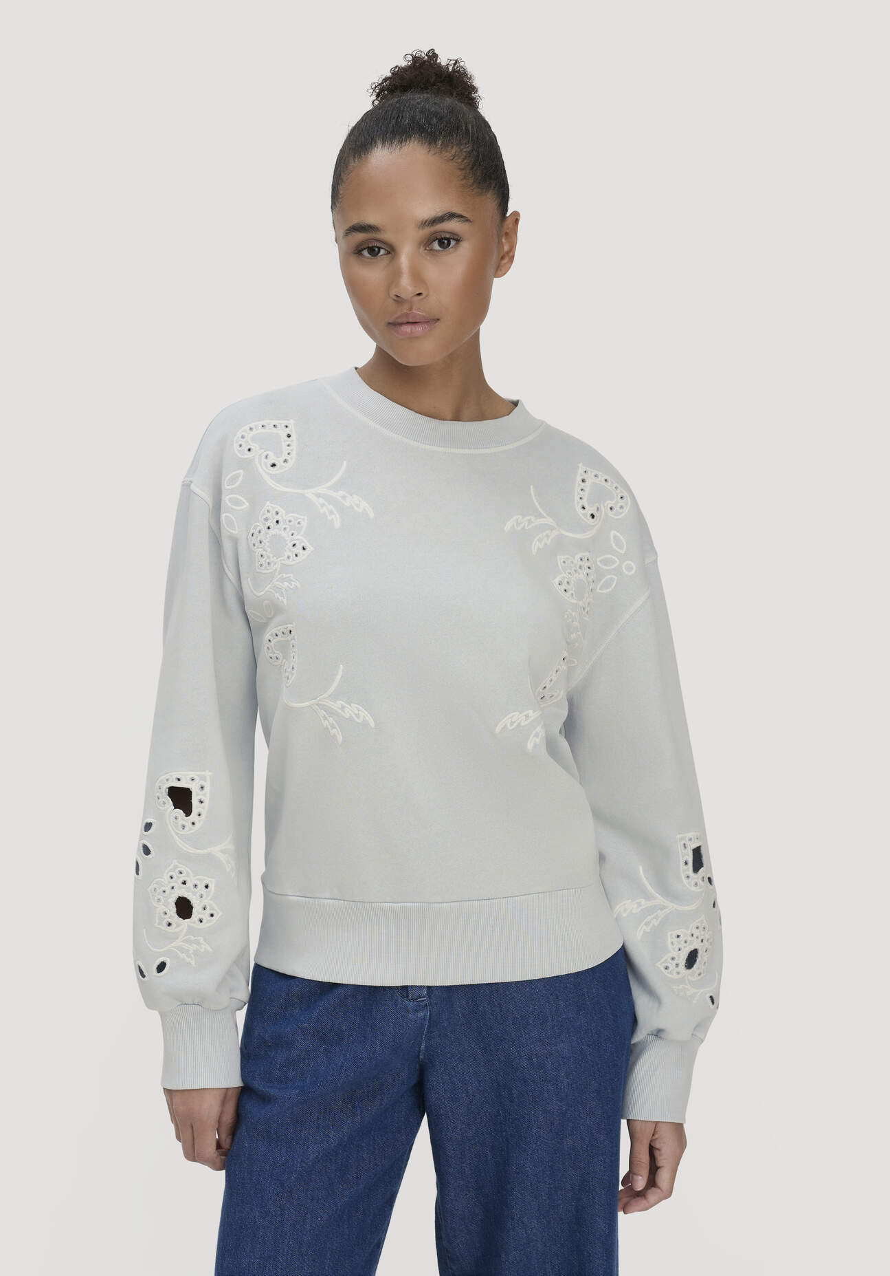 hessnatur Damen Sweatshirt Relaxed BETTER RECYCLING aus Bio-Baumwolle - blau Größe L