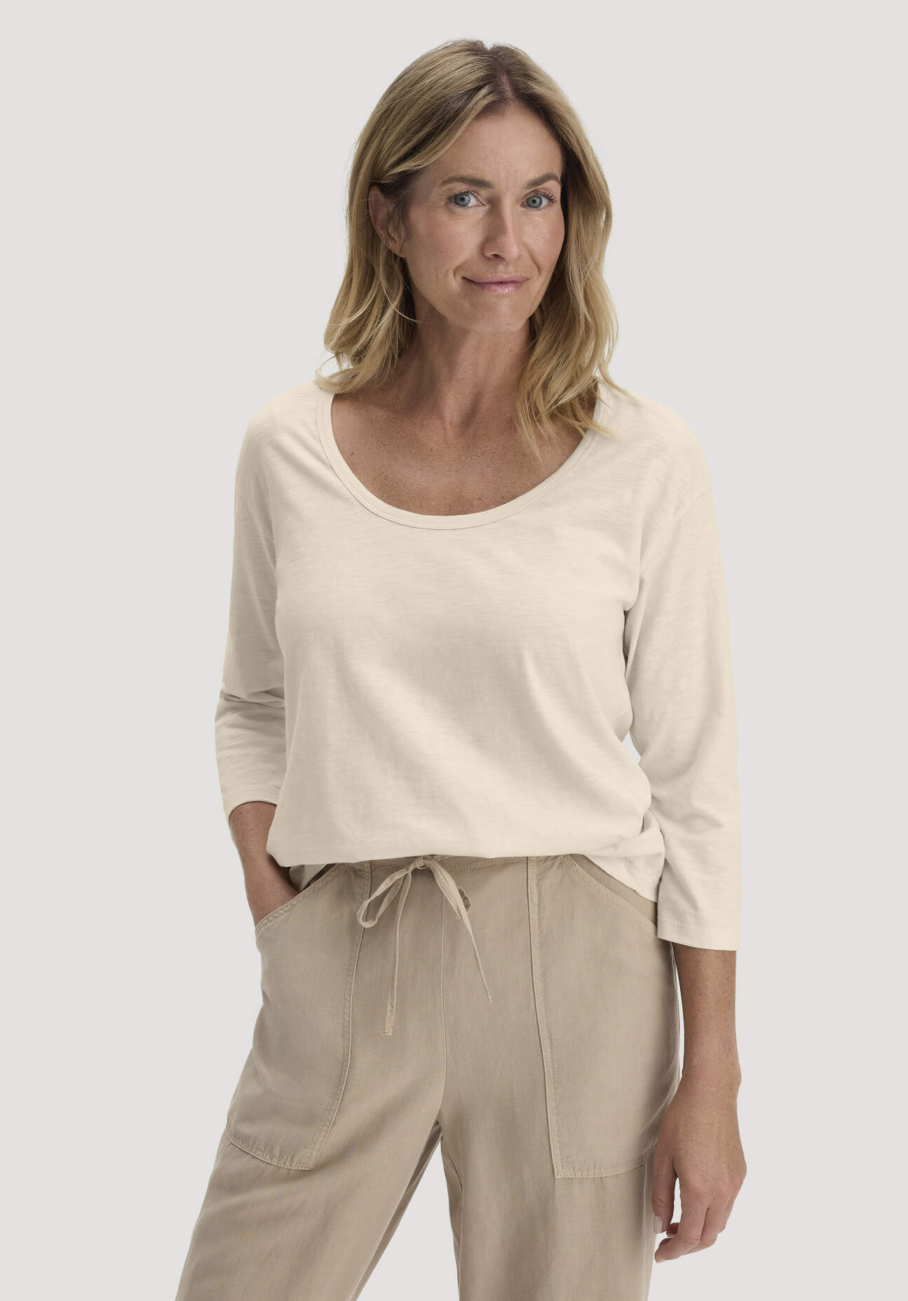 hessnatur Damen Light Slub Longsleeve Relaxed aus Bio-Baumwolle - natur Größe 46