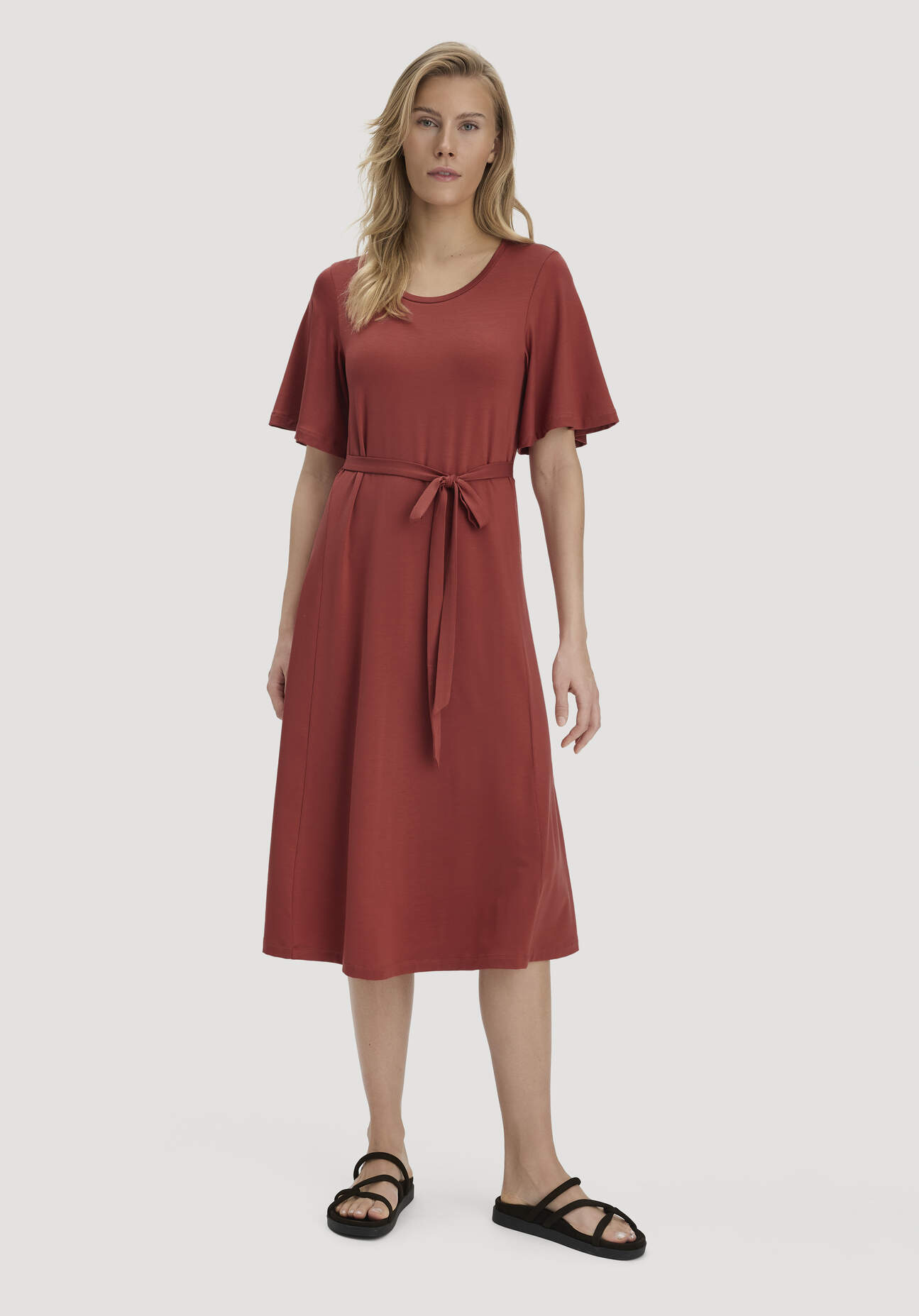 hessnatur Damen Jersey Kleid Kniebedeckend Slim aus TENCEL™ Lyocell - braun Größe 34