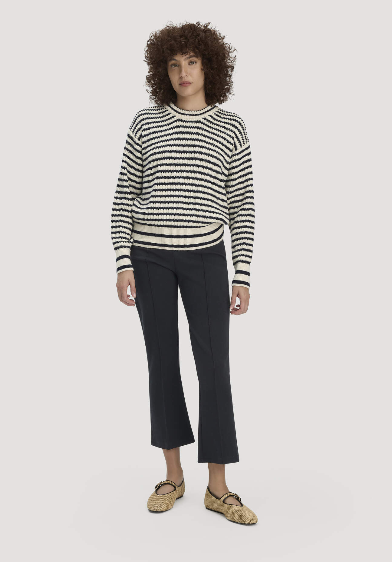 hessnatur Damen Jersey Hose Culotte Slim Leg aus Bio-Baumwolle - schwarz Größe 36