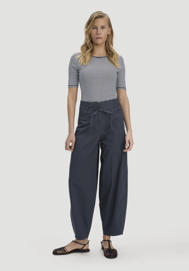 Barrel Leg trousers made from organic cotton