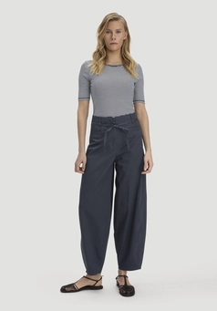Barrel Leg trousers made from organic cotton