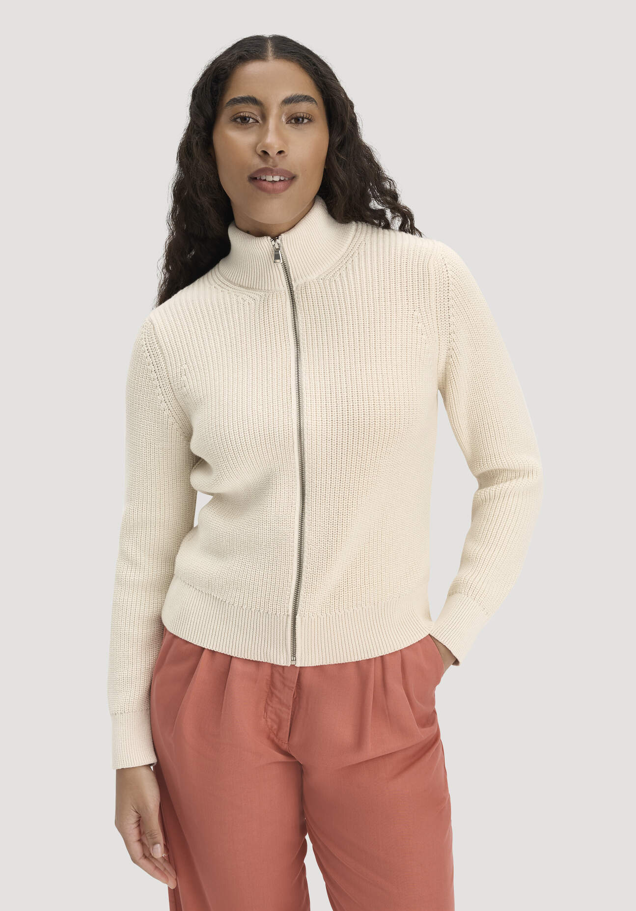 Thumbnail - hessnatur Damen Strick Jacke Regular aus Bio-Baumwolle - beige - Größe XS