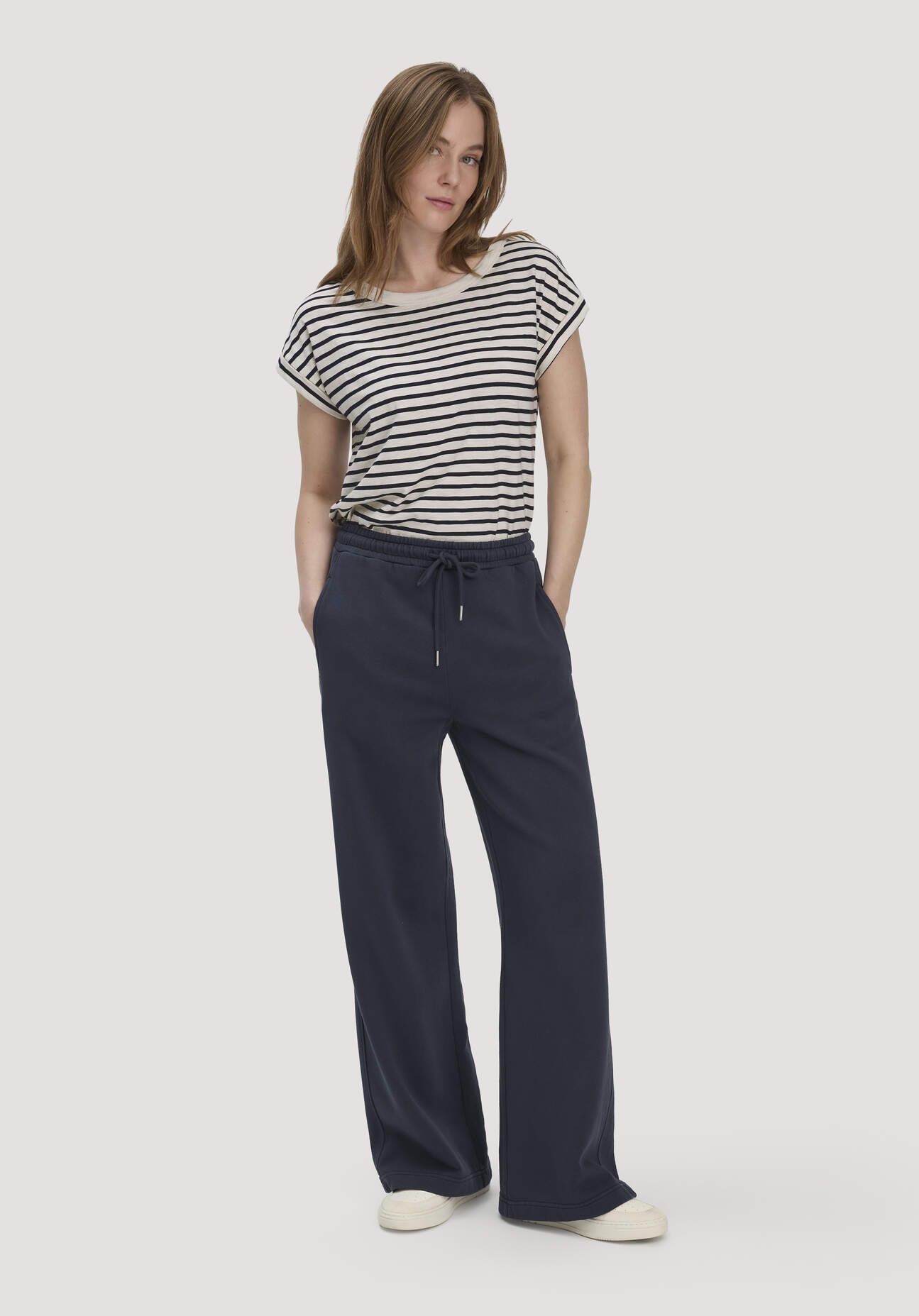 hessnatur Damen Sweathose Wide Leg Relaxed aus Bio-Baumwolle - blau Größe XXL