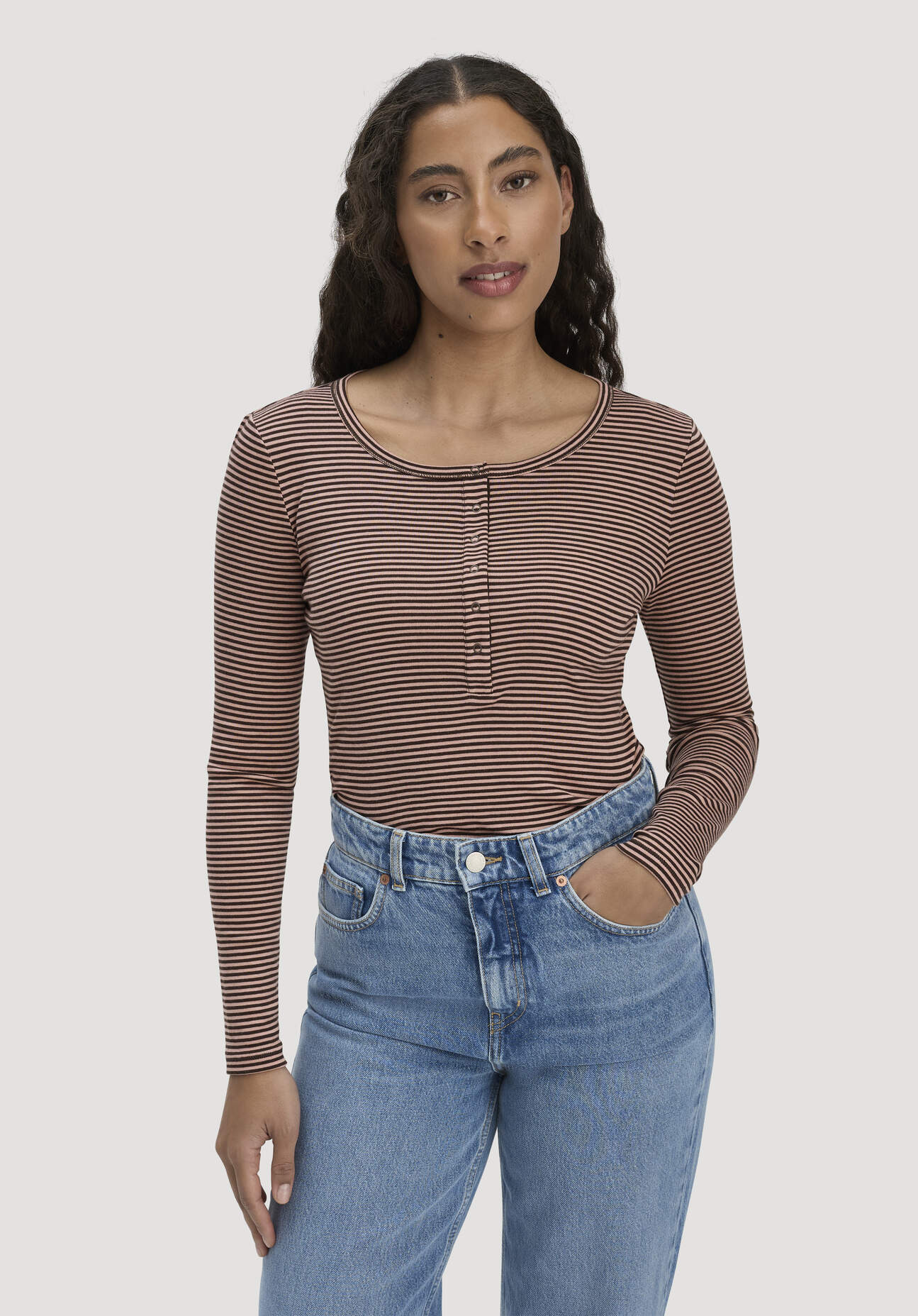 hessnatur Damen Softrib Streifen Henley Fitted aus Bio-Baumwolle und TENCEL™ Modal - rosa Größe 34