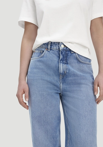 NIVA Tapered Leg Jeans made from pure organic cotton - 2