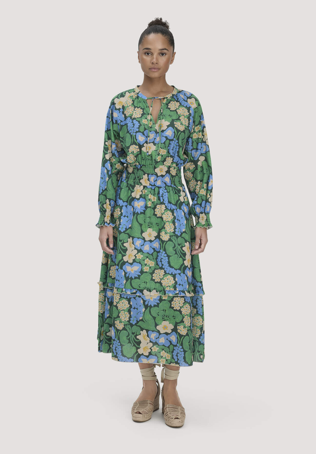 hessnatur Damen Gewebe Kleid Midi LIV LEE aus Bio-Baumwolle - grün Größe 46