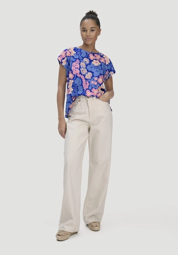 Oversized printed T-shirt by LIV LEE, made from pure organic cotton - 1