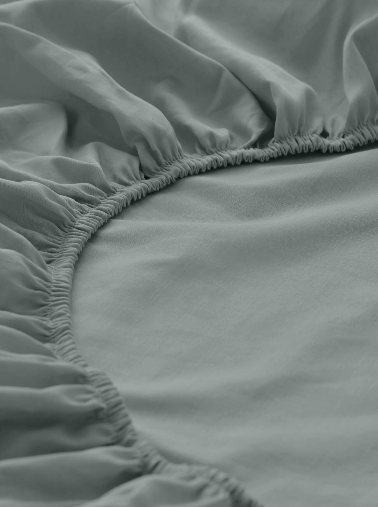 hessnatur Satin Spannbettlaken aus Bio-Baumwolle - grün Grösse90-100x200 cm