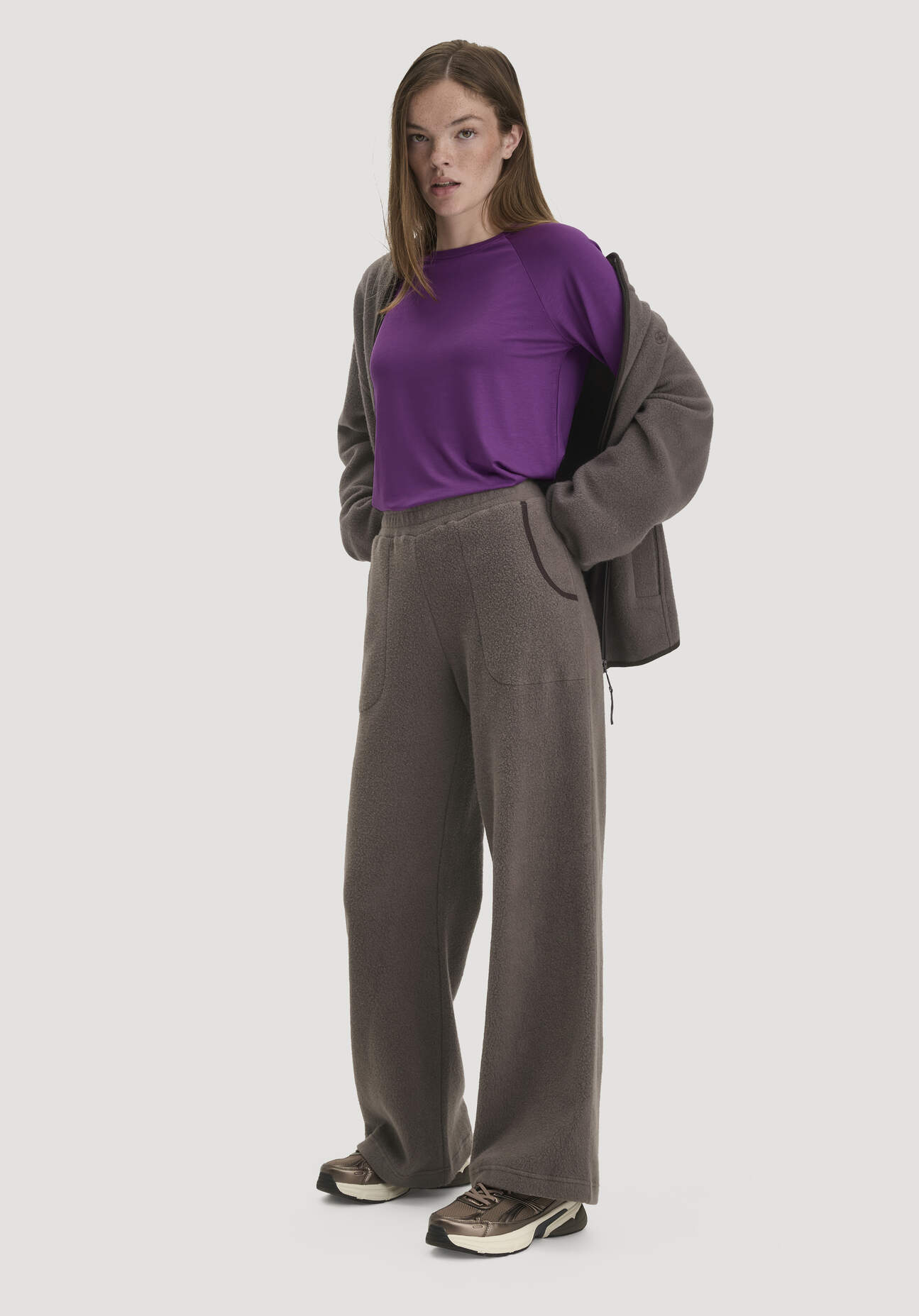 hessnatur Loungewear Fleece Hose Relaxed ACTIVE LIGHT aus Bio-Baumwolle - lila GrösseXL