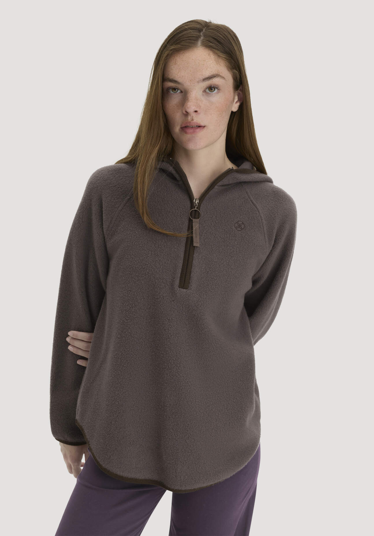 hessnatur Loungewear Fleece Hoodie Relaxed ACTIVE LIGHT aus Bio-Baumwolle - lila GrösseXL