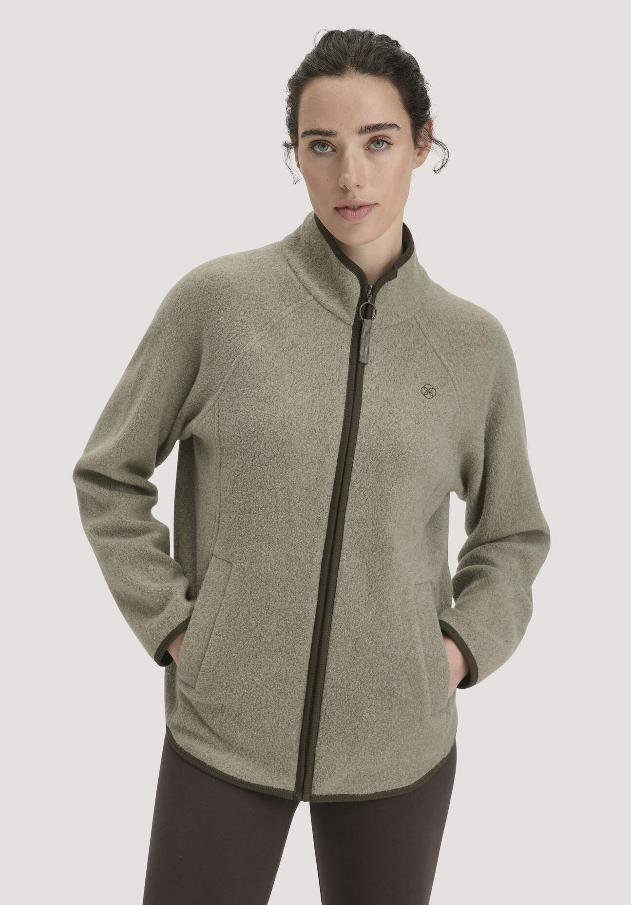 hessnatur Loungewear Fleece Jacke Relaxed ACTIVE LIGHT aus Bio-Baumwolle - grün GrösseM