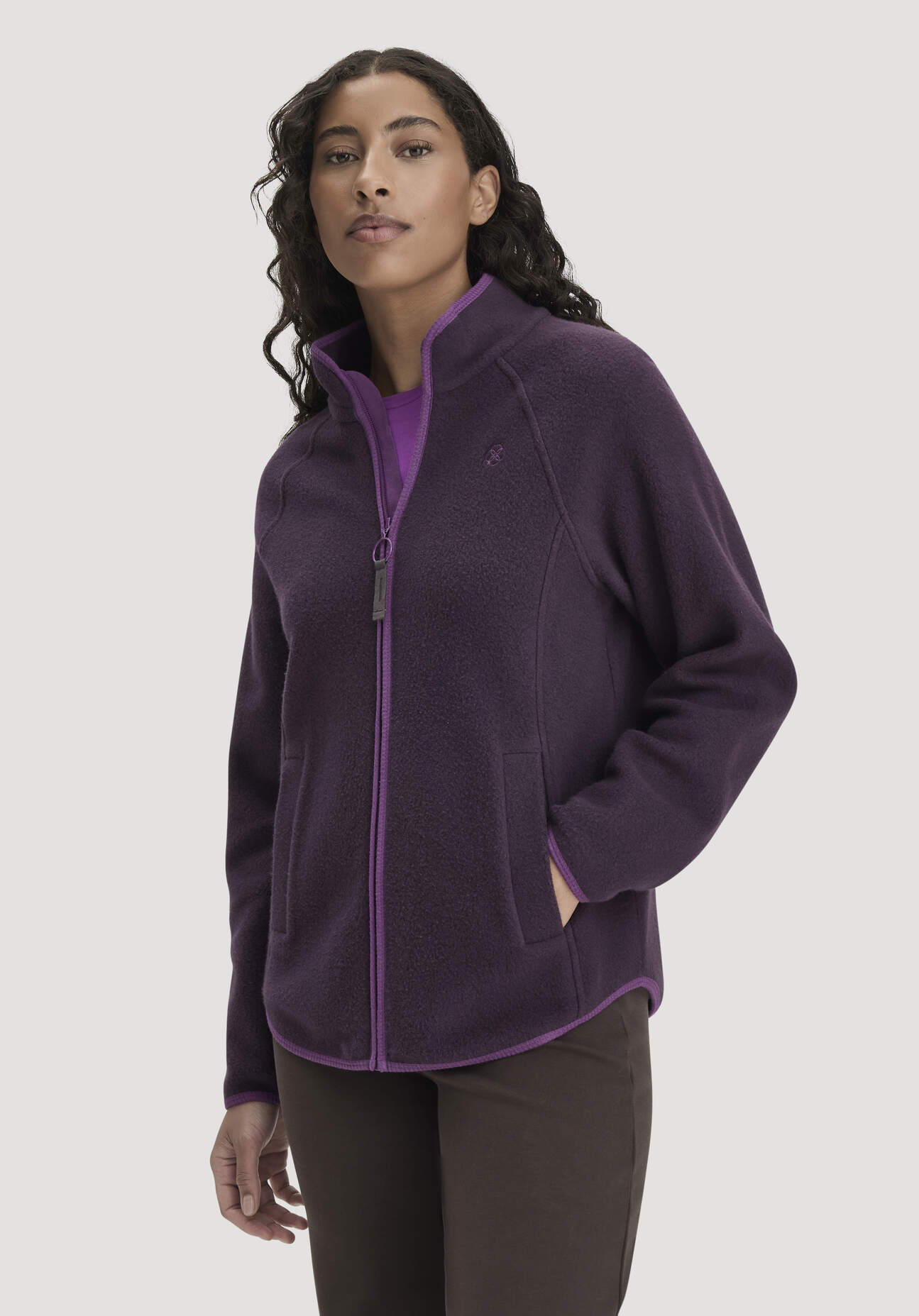 hessnatur Loungewear Fleece Jacke Relaxed ACTIVE LIGHT aus Bio-Baumwolle - lila GrösseXS