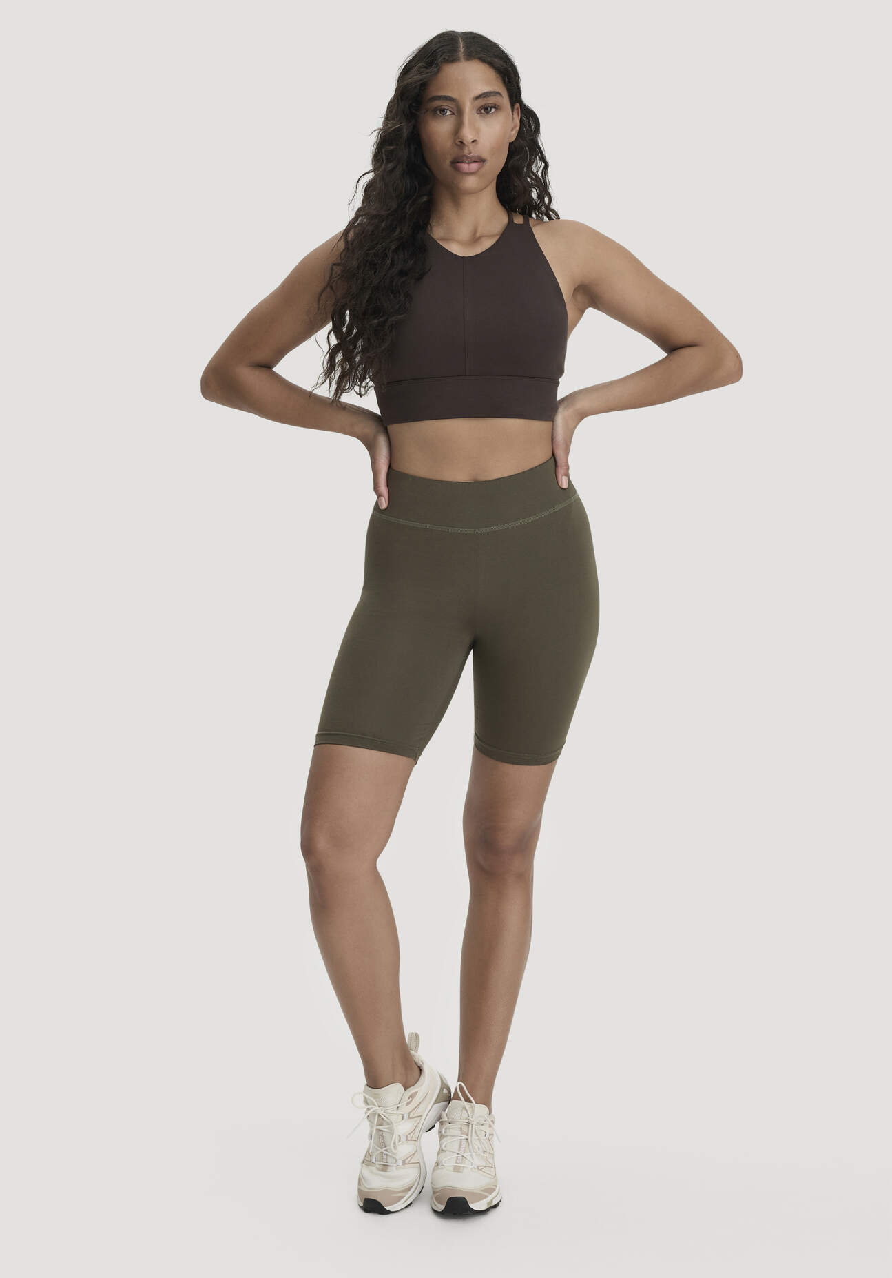 hessnatur Loungewear Shorts Fitted ACTIVE LIGHT aus Bio-Baumwolle - grün GrösseXS/k