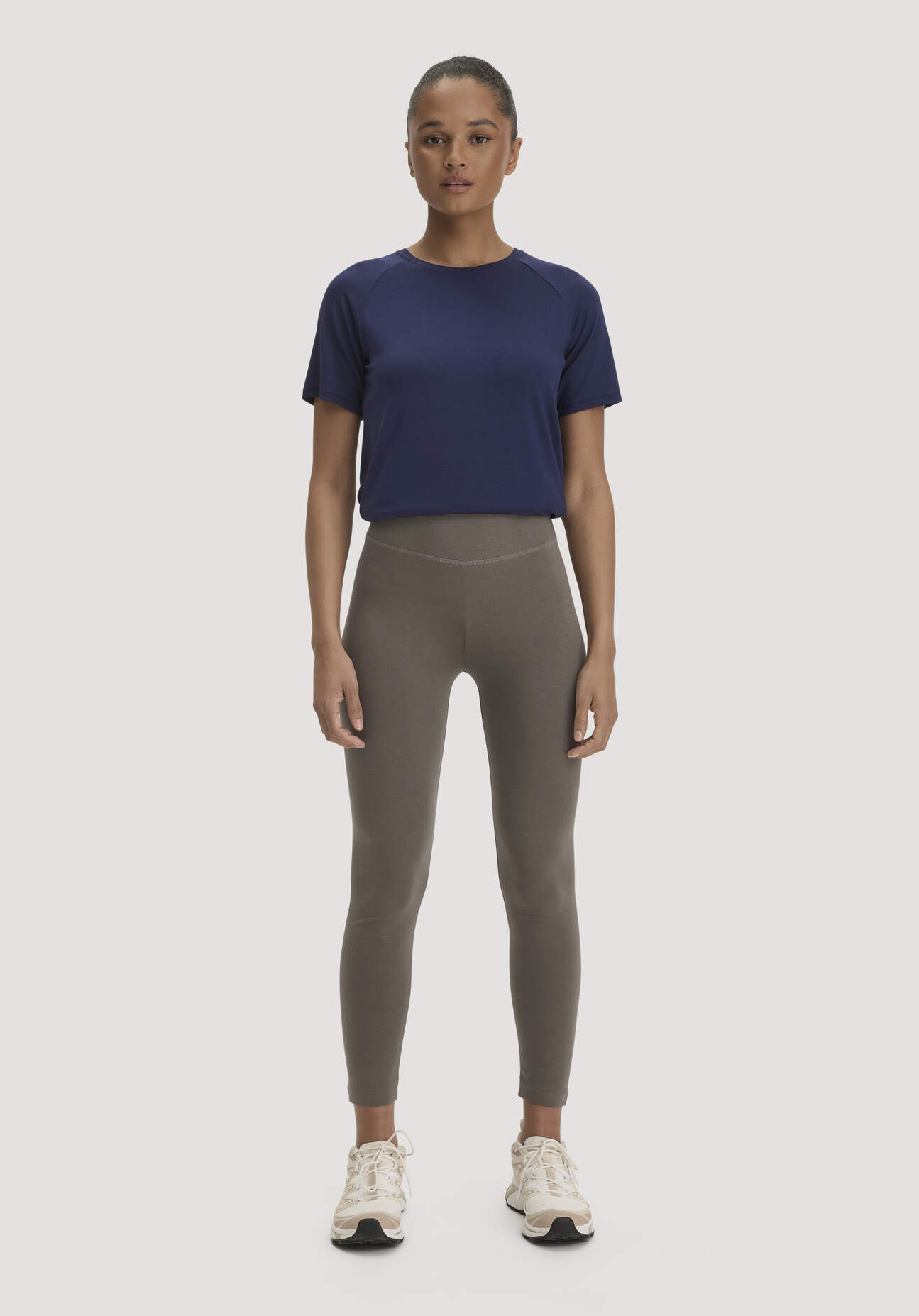 hessnatur Loungewear Leggings Medium Cut ACTIVE LIGHT aus Bio-Baumwolle - grün GrösseL/k
