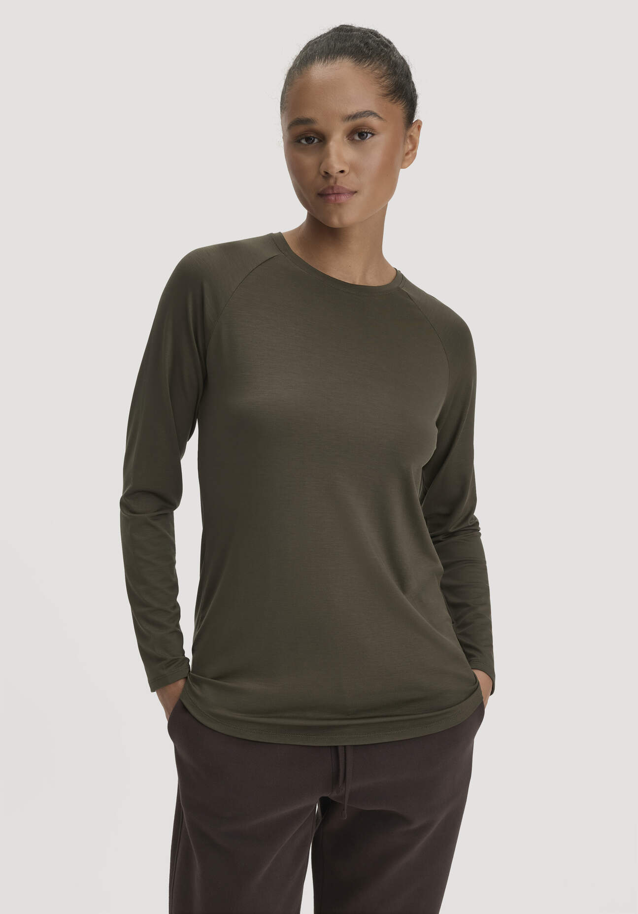 hessnatur Loungewear Longsleeve Regular ACTIVE COMFORT aus TENCEL™ Lyocell - grün Grösse44