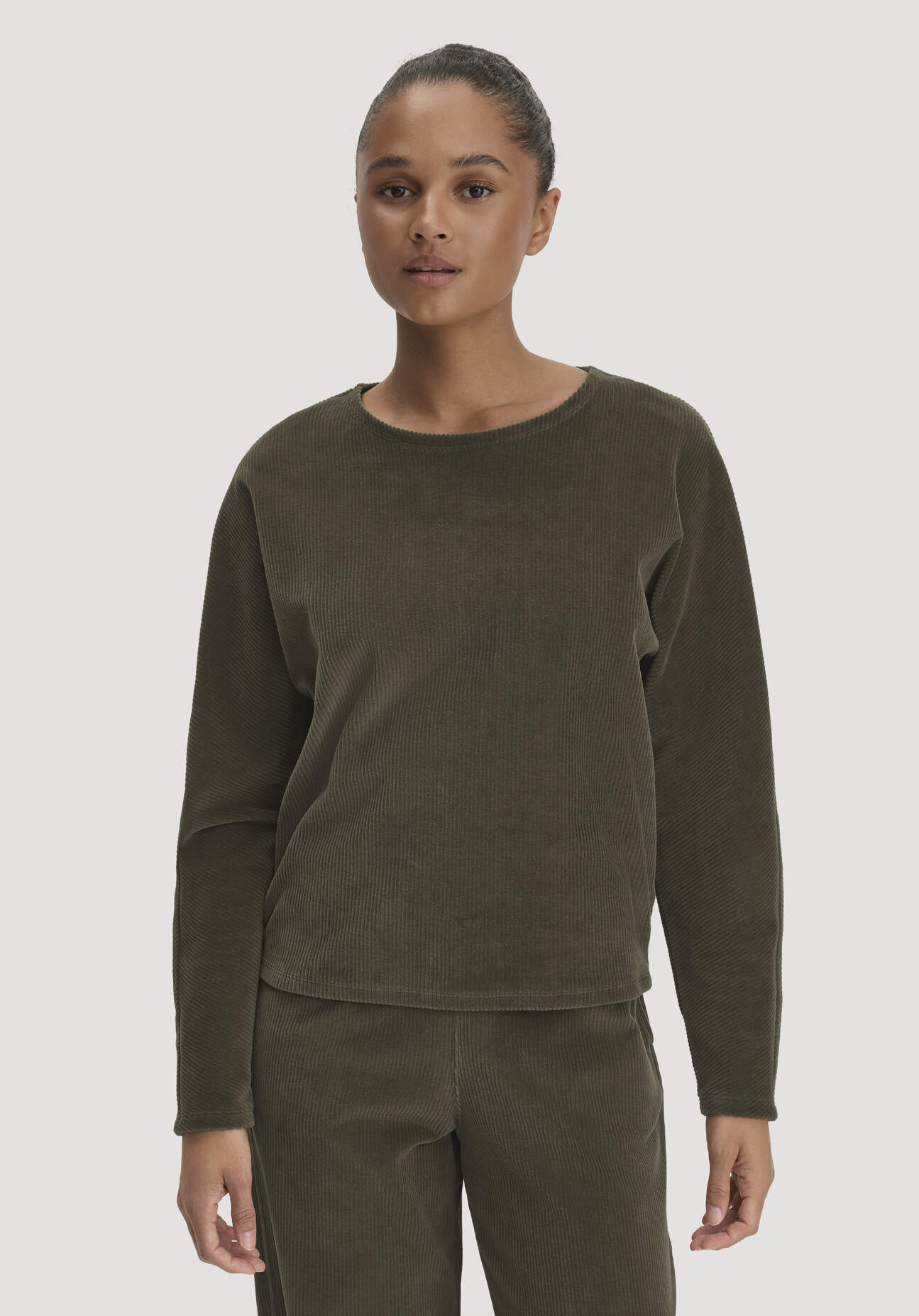 hessnatur Loungewear Longsleeve Oversized aus Bio-Baumwolle - grün GrösseL