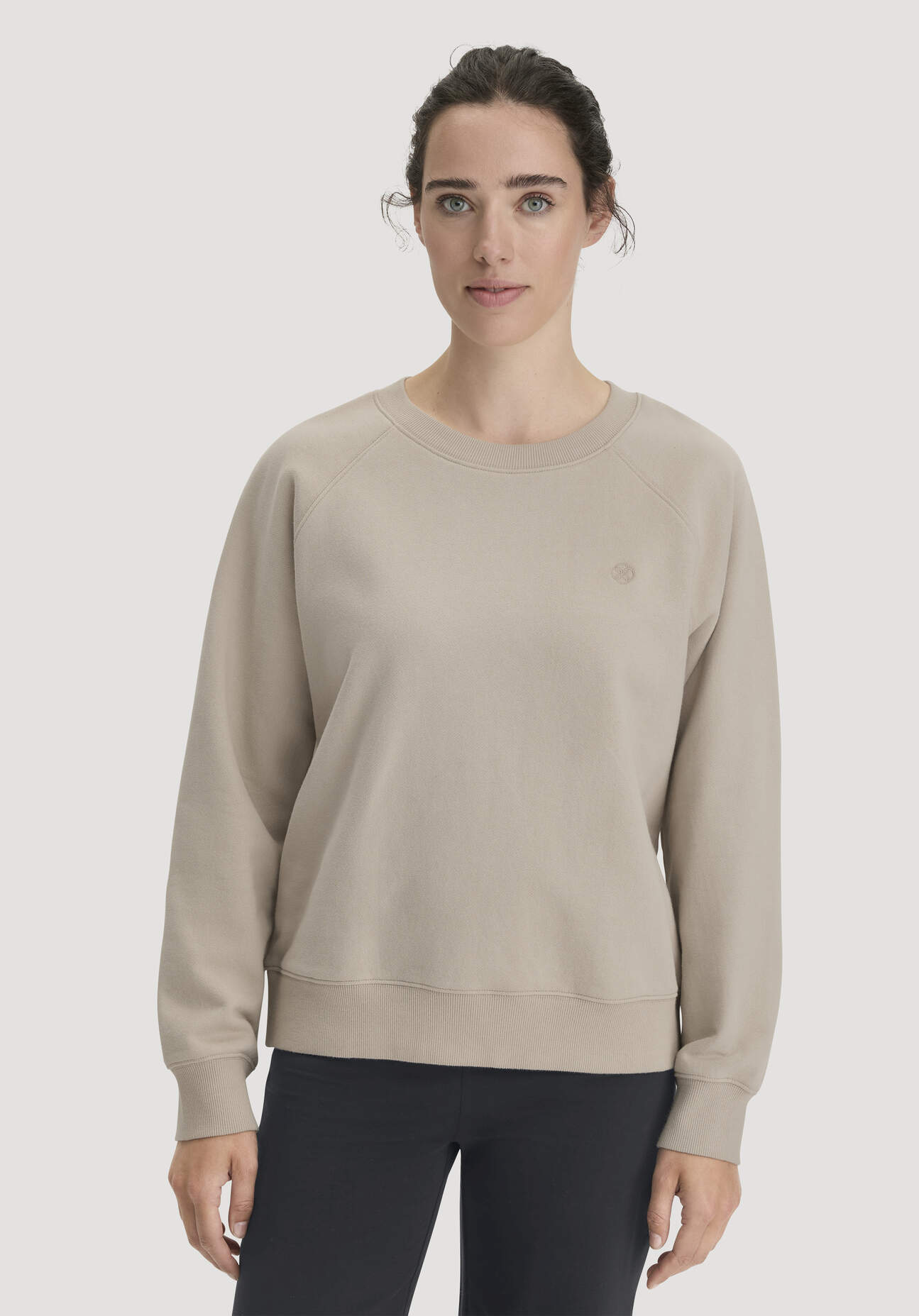 hessnatur Loungewear Sweatshirt Relaxed aus Bio-Baumwolle mit recycelter Baumwolle - beige GrösseL