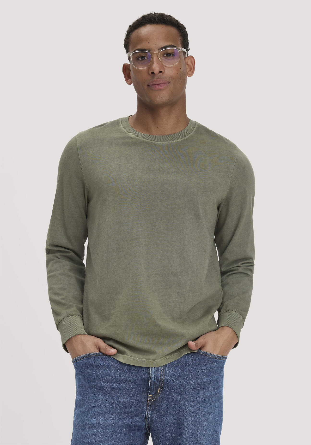 hessnatur Herren Heavy Jersey Longsleeve Relaxed aus Bio-Baumwolle - grün Grösse46