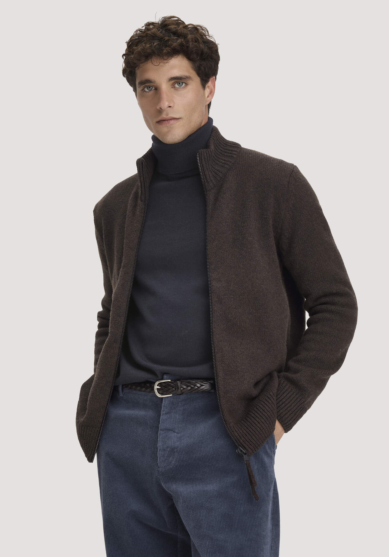 hessnatur Herren Strick Jacke Regular aus Bio-Merinowolle mit Bio-Baumwolle - braun - Größe S