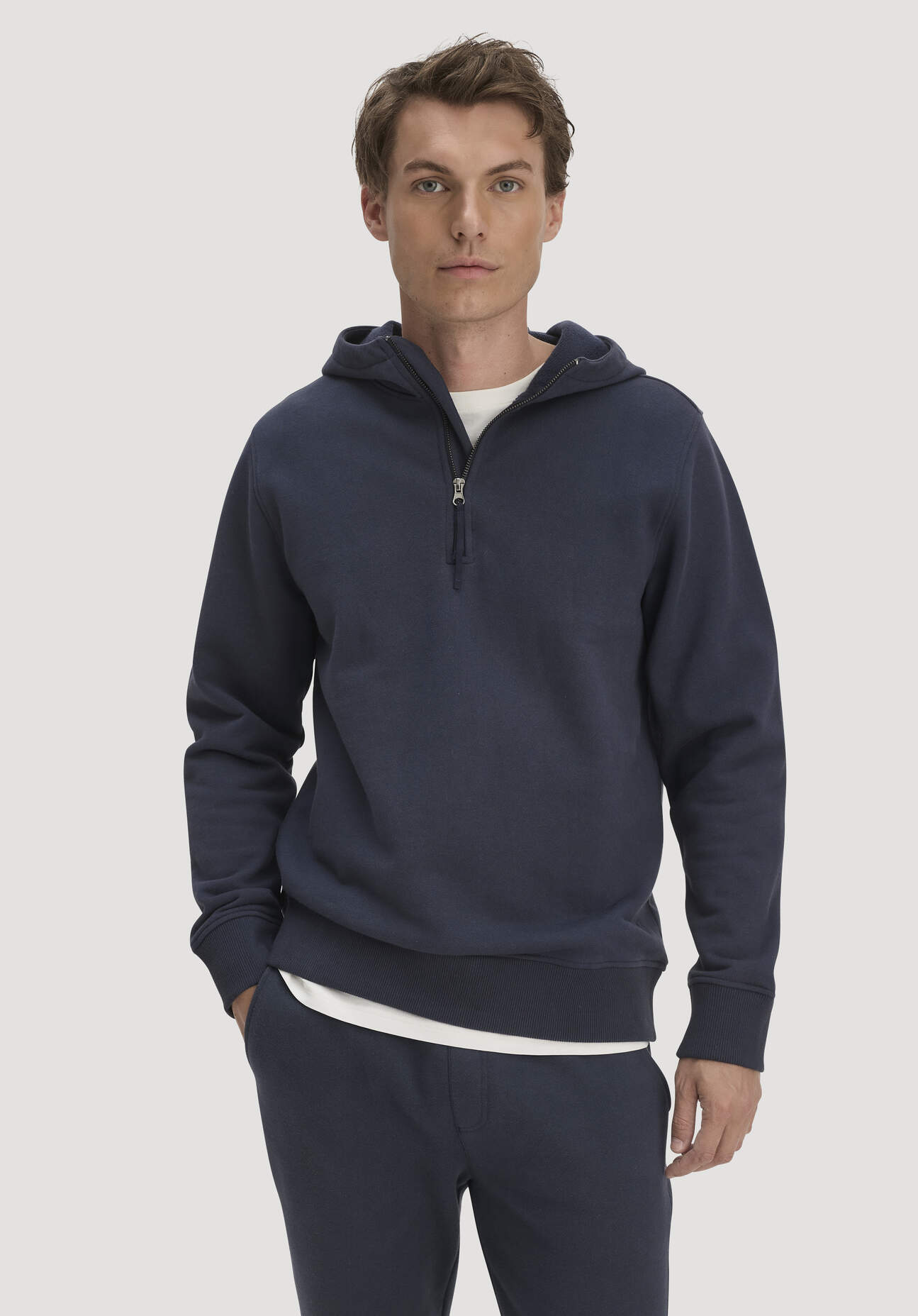 hessnatur Herren Sweat Hoodie Regular aus Bio-Baumwolle mit recycelter Baumwolle - blau - Größe L