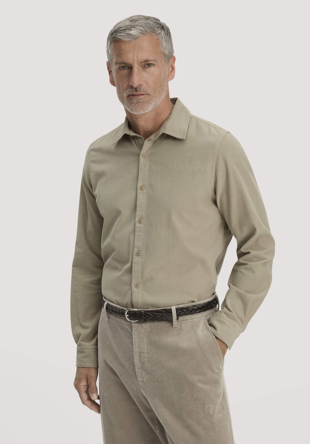 hessnatur Herren Cordhemd Regular aus Bio-Baumwolle - beige - Größe L (41/42)
