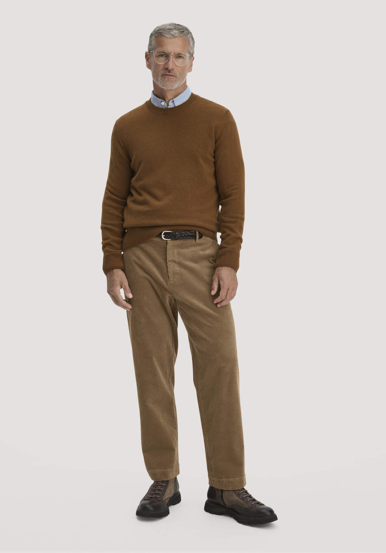 hessnatur Herren Cordhose RONNEL Relaxed aus Bio-Baumwolle - braun Grösse33/32