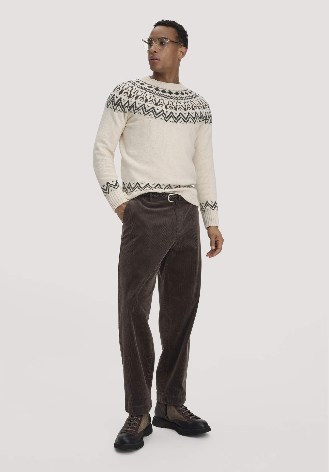 hessnatur Herren Cordhose RONNEL Relaxed aus Bio-Baumwolle - braun Grösse31/32